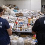 Farmácia clandestina em Campinas interditada pela Vigilância Sanitária com apreensão de insumos irregulares